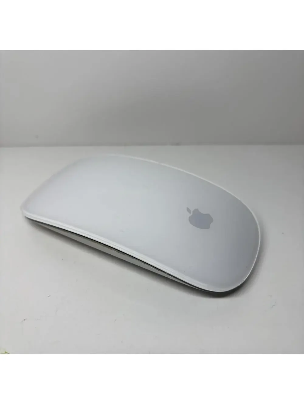 Apple Mouse 1st Generation Model A1296 3Vdc White Wireless Bluetooth Tested